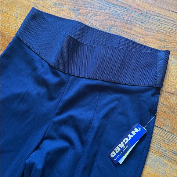 Peter Nygard Navy Capri Pants Size Large - Picture 2 of 4